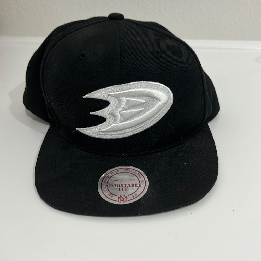 Ducks Hockey Mitchell & Ness SnapBack hat